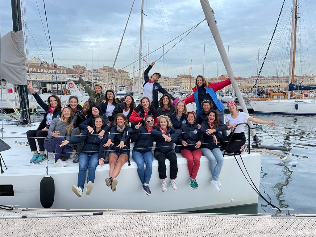 Faire de la voile entre femmes pour développer sa conscience environnementale et son leadership entrepreunarial, avec le programme Earthship sisters